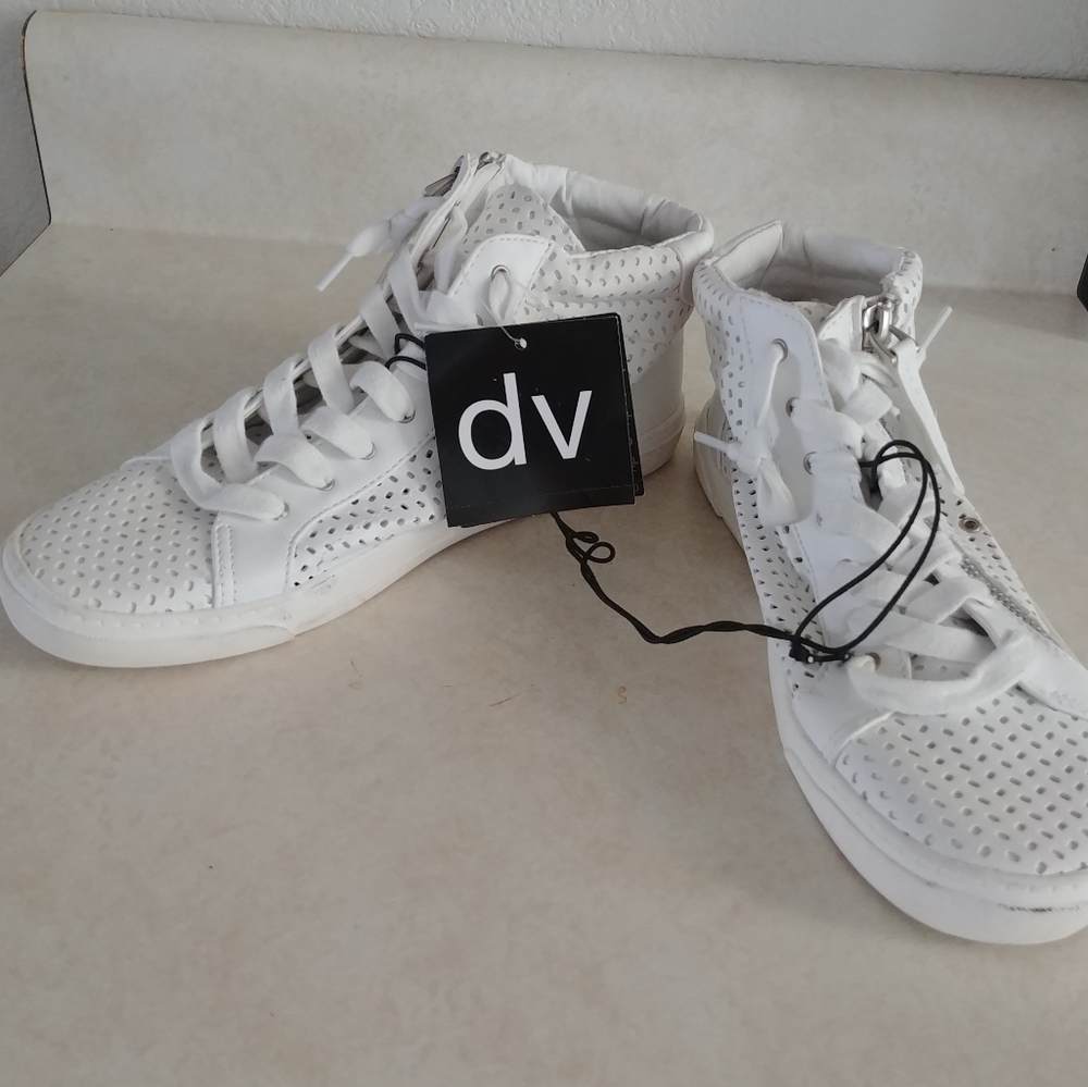 DV By Dolce Vita  Women's Ruth Slip On Sneaker